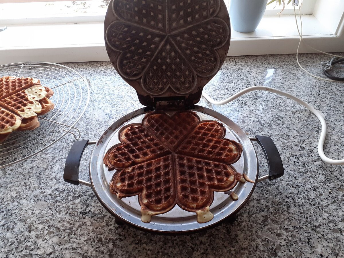Norwegian Waffle is back from this weekend at Asakusa! ノルウェーワッフル が浅草に帰って参りました