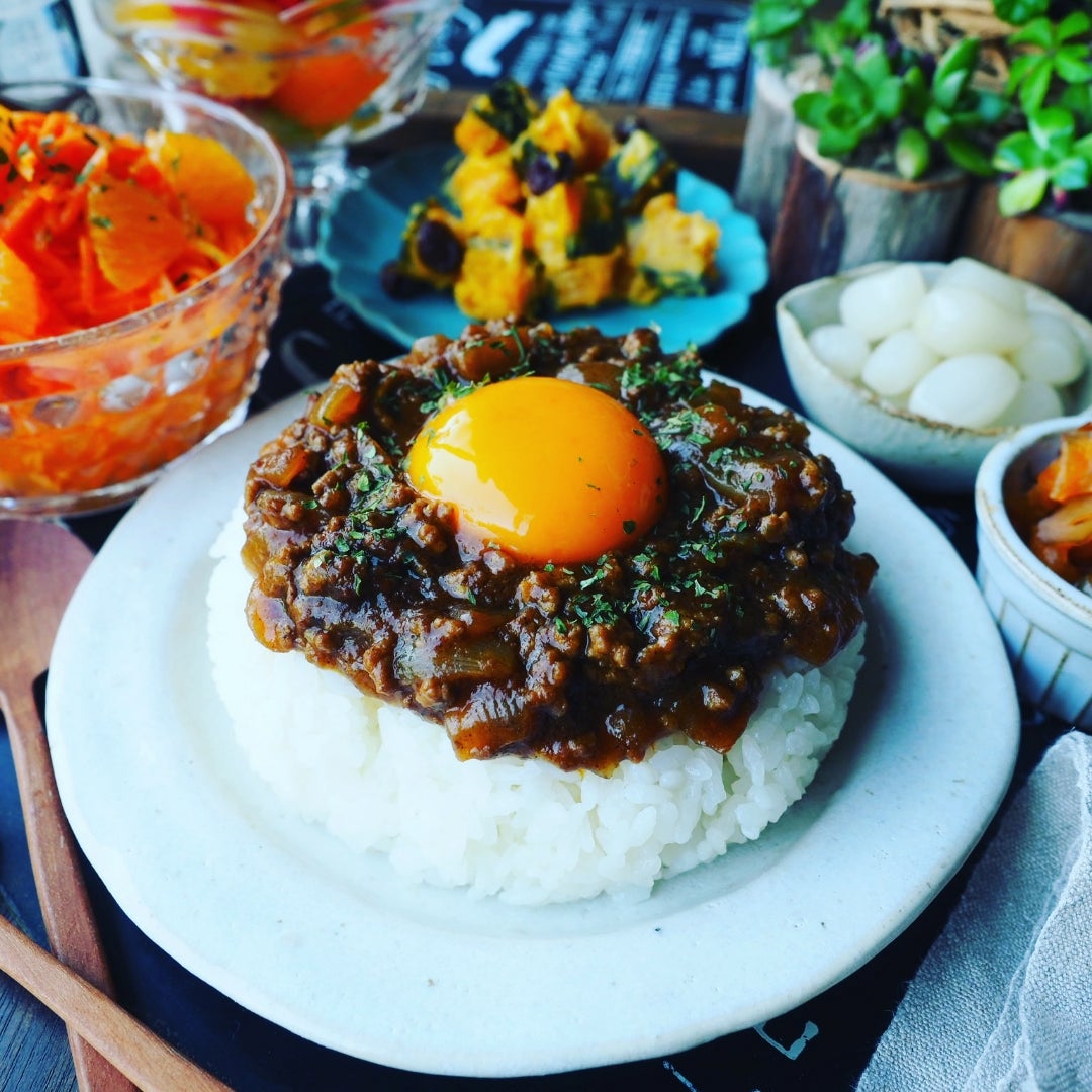 『トマト風味のドライカレー』、大根サラダ、小松菜スープ 2人分