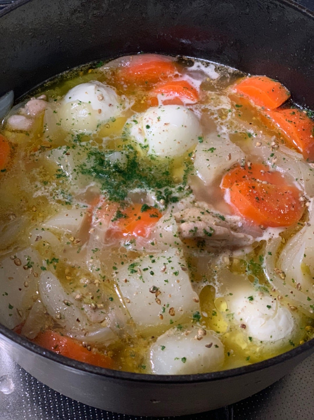 🌻今回の私の１食分の栄養素🌻, ＼ポトフのみ , ・カロリー１１７．８, ・タンパク質１１．４, ・脂質２．８, ・炭水化物 １５．２ 糖質１２．０ , ＼ポトフ＋おにぎり１００g＋ゆで卵１個 , ・カロリー３４７．５, ・タンパク質２０．８, ・脂質８．８,・炭水化物５２．５ 糖質４７．８ ,材料 , 玉ねぎ１個, にんじん１本, キャベツ半玉 ５００gほど ,