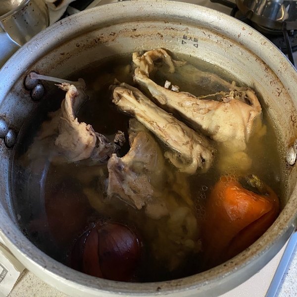 ボーンブロスとは？ ボーンブロススープの作り方や注意点など