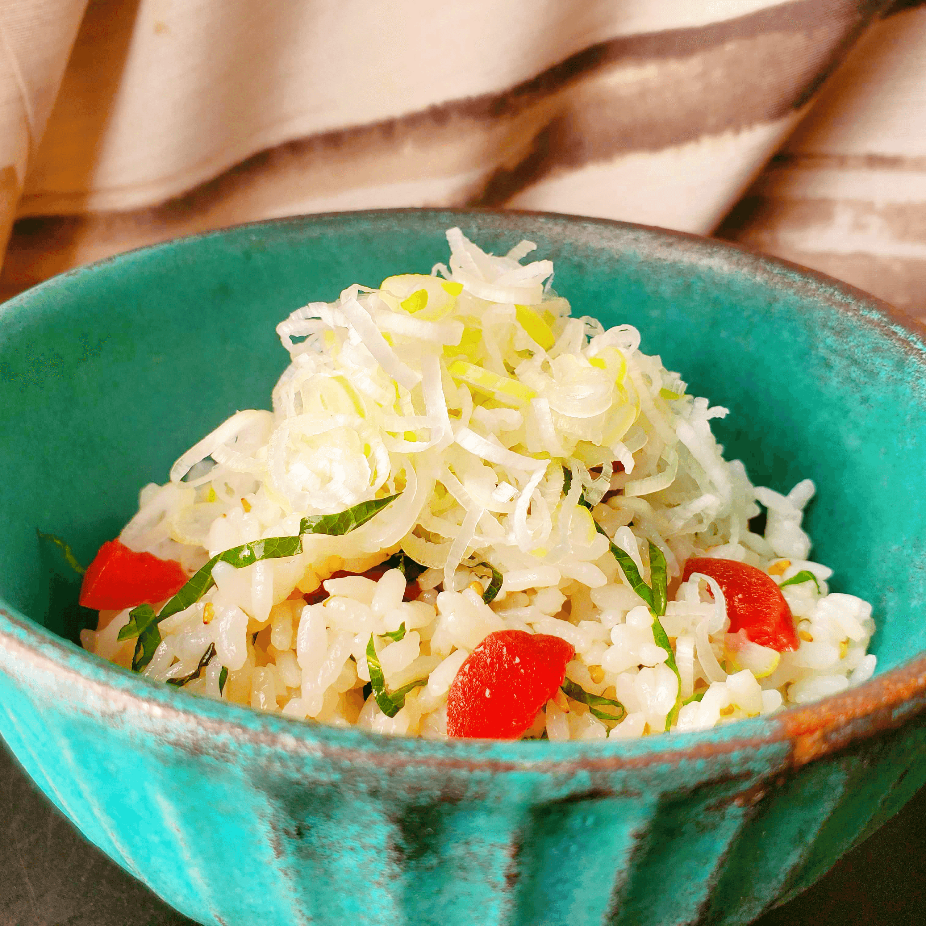 しっかり食べたい和食献立♪ カリカリ梅とごまの混ぜご飯