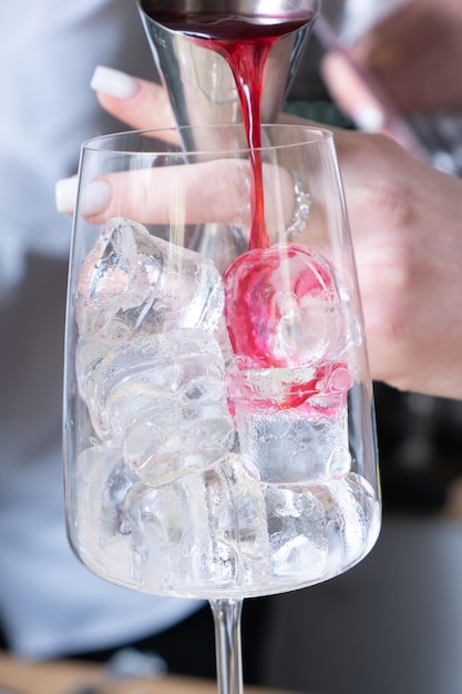 爽やかに香る！夏におすすめのジンカクテルレシピ3選 - KUBOTAYA