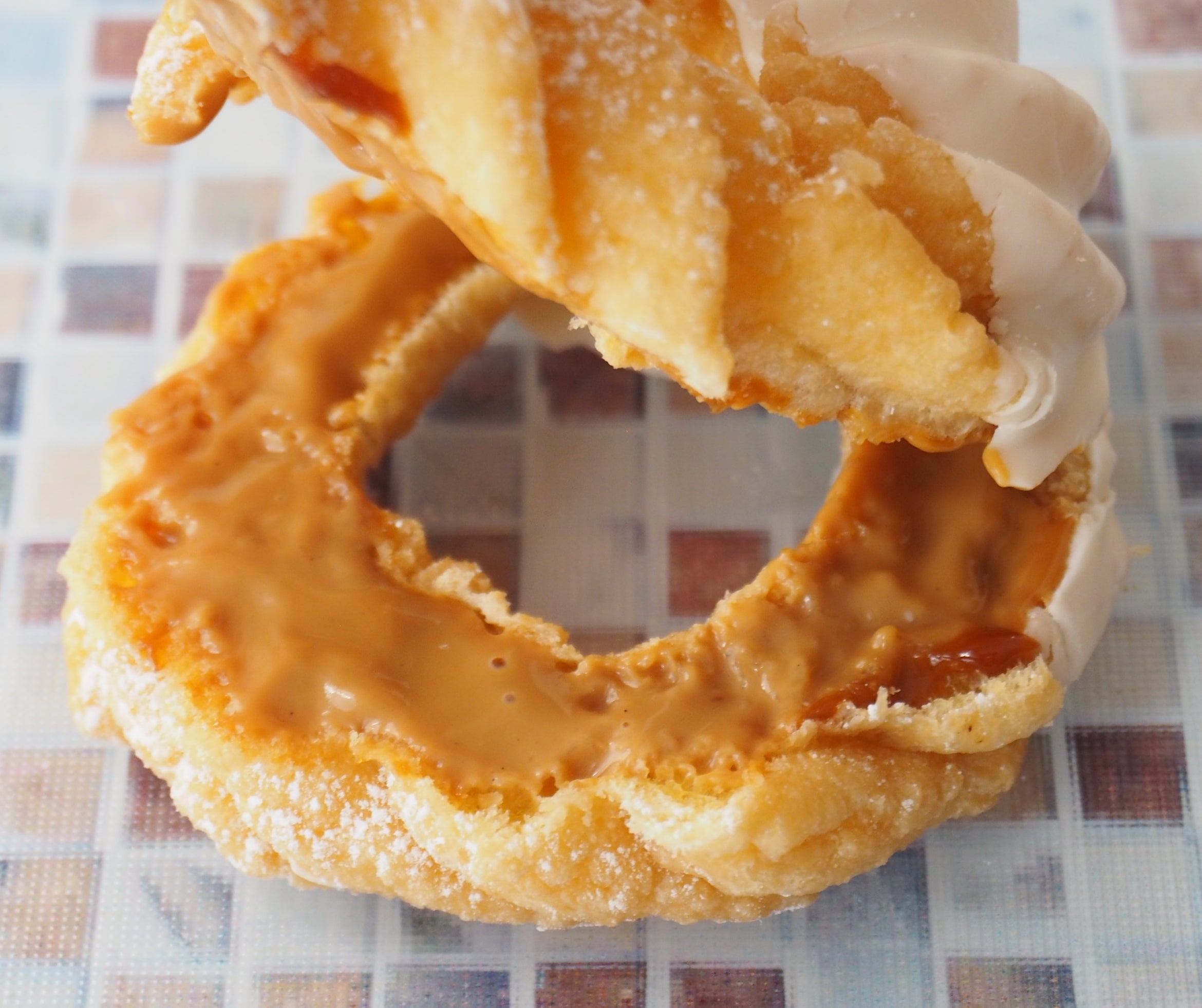 カフェモカ＆キャラメルフレーバーが仲間入り！ミスタードーナツ「ダブル氷コーヒー」