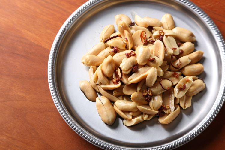 ピーナッツを使った人気レシピ11選！おつまみからお菓子まで - macaroni