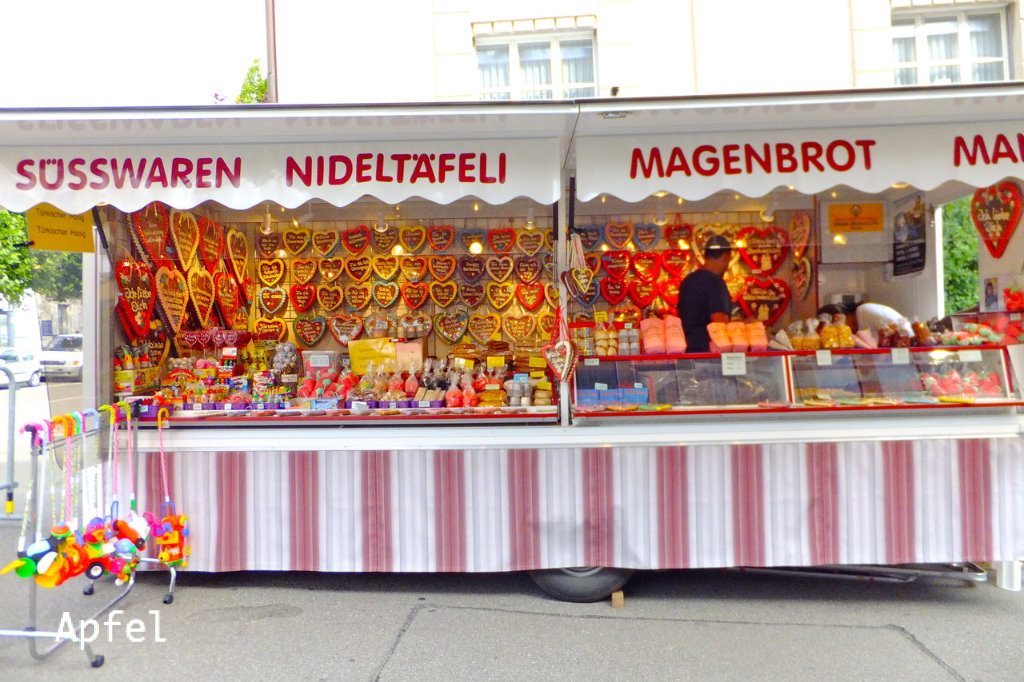 たこ焼き、焼きそばだけじゃない！外国人に人気のお祭り屋台8選 - LIVE JAPAN日本の旅行・観光・体験ガイド