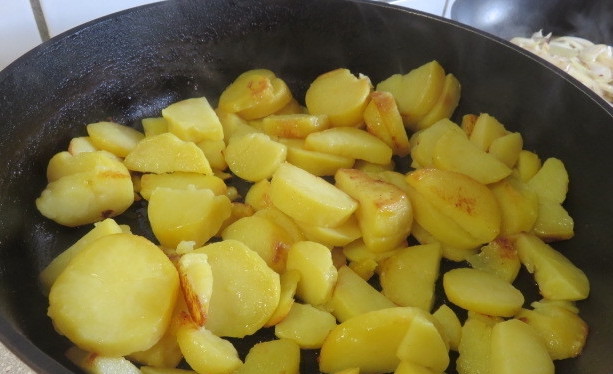 じゃがいも」を使った有名なドイツ料理とは？特徴・レシピも紹介