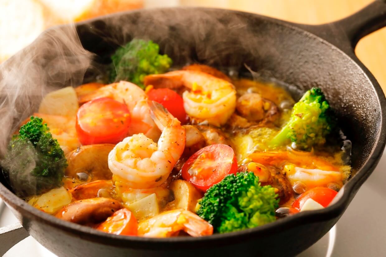 アヒージョにおすすめの具材24選！作り方のコツやレシピをご紹介！クラシル