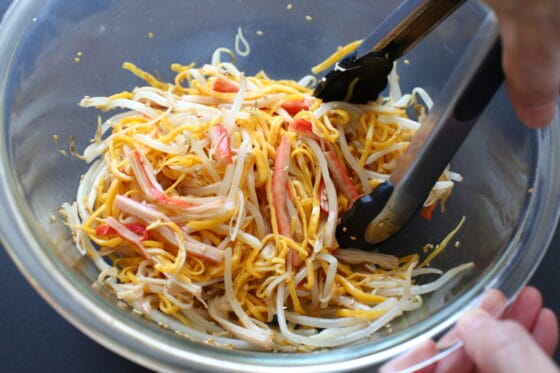 カニカマ入りニラもやし炒め - 魚料理と簡単レシピ