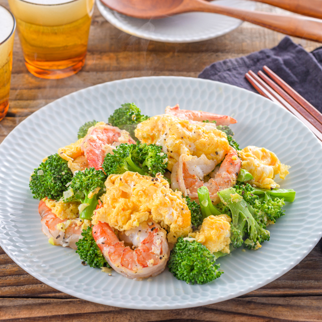 卵料理嫌いな長女でしたが 最近は卵焼きを克服したよ👧 ゆで卵と目玉焼きはまだダメらしい😂笑 . 次女は卵大好きでパクパク食べる😊 . 姉妹でも好きなもの苦手なもの全然違う🙃.幼児食 子供ごはん こどもごはん おうちごはん 4歳 4歳9ヶ月 2歳 2歳4ヶ月 姉妹ママ