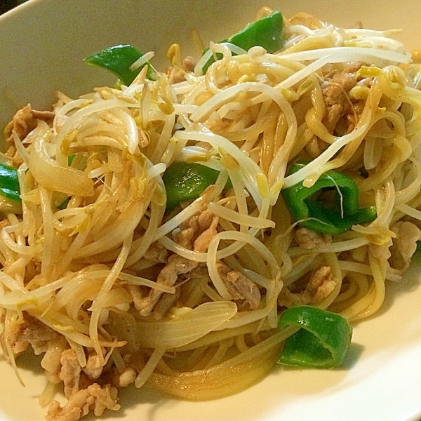 もやしと卵だけ塩焼きそば