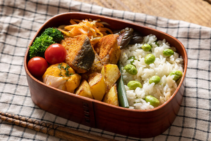 肉巻きおにぎりに合う献立は？主菜や副菜、付け合せなどおすすめ30選！ネスレ日本 製品情報サイト