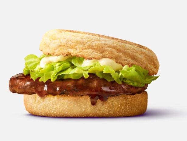 マクドナルド・新メニュー 「ご当地てりやきJAPAN」5種を食べ比べ！「てりやきマック バーガー」期間限定味、北海道チーズ、瀬戸内レモンペッパー、博多明太ポテトを実食レポートるるぶ&more