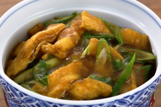 カレー味が食欲をそそる！節約にも◎な「油揚げ」おかずフーディストノート