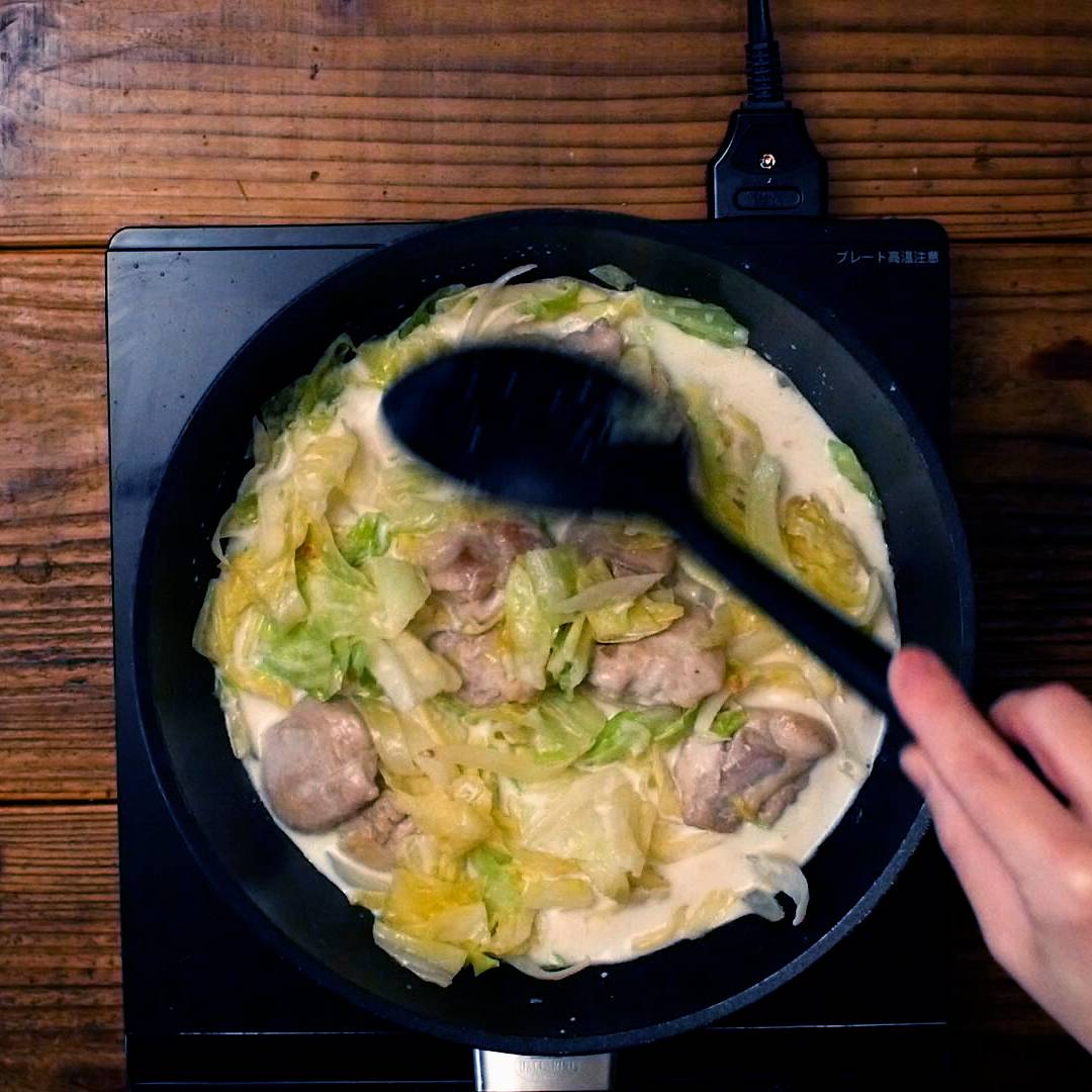 鶏と白菜のミルク煮奥薗壽子のなべかまぺえじ