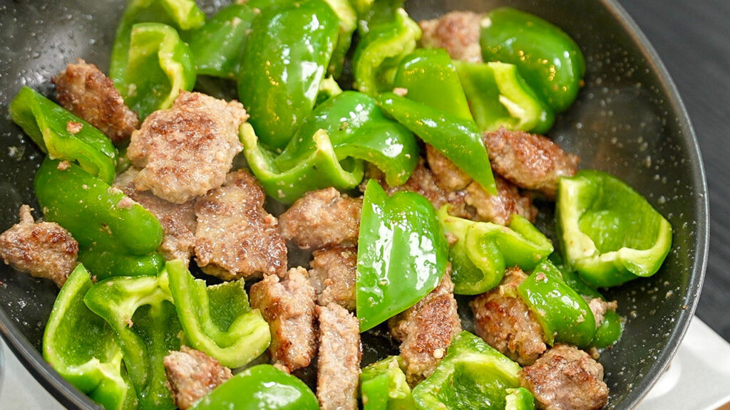 はがれない、パサつかない！「ピーマンの肉詰め」の困りごとを調理科学で解決 味の素パーク たべる楽しさを、もっと