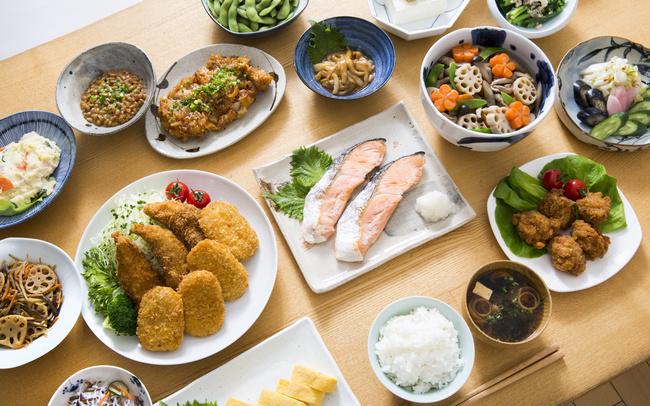 決定版 ガッツリ食べても太らない夜食12選！コンビニで買える満足メニューから簡単レシピまで解説HEALTH MAGAZINE