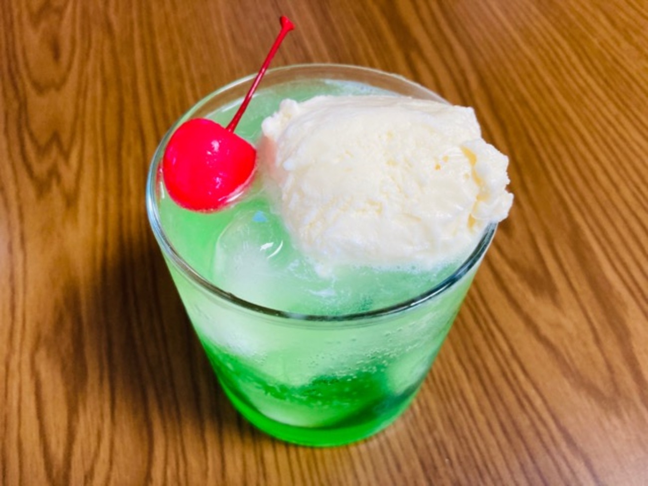 アイデアパッケージ昭和の味 純喫茶グミ クリームソーダ 40gの商品ページ卸・仕入れサイト スーパーデリバリー