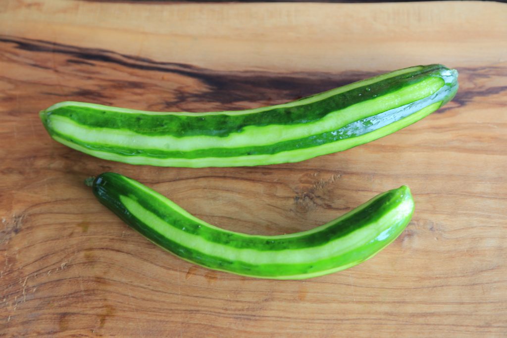 やみつき「キュウリの1本漬け」。ガブリとみずみずしい食感がたまらないESSEonline エッセ オンライン