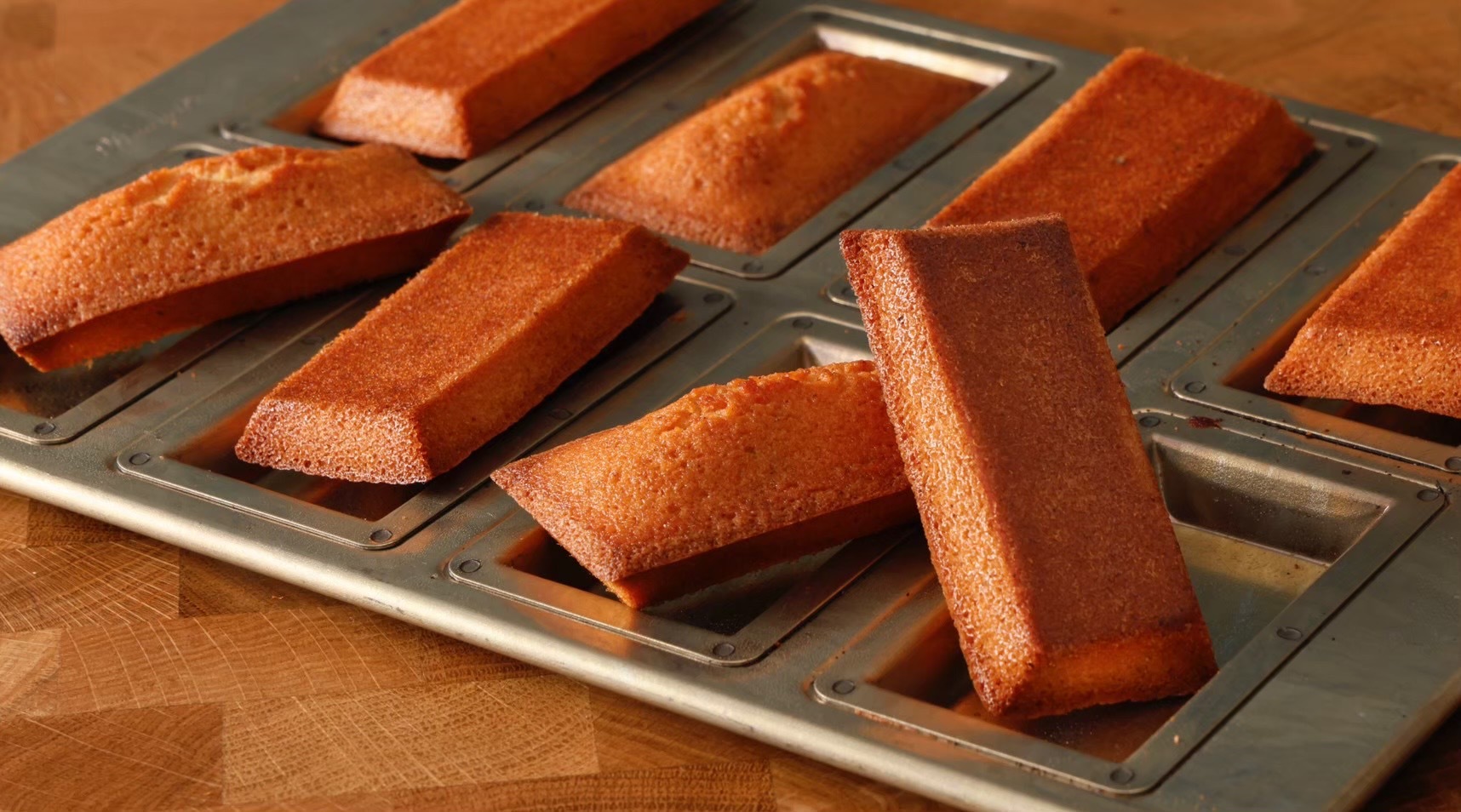 ほろ苦で上品な味わい♪『抹茶フィナンシェ』の簡単レシピ・作り方 - ちょこっと学べるレシピサイト『なるほど食堂』