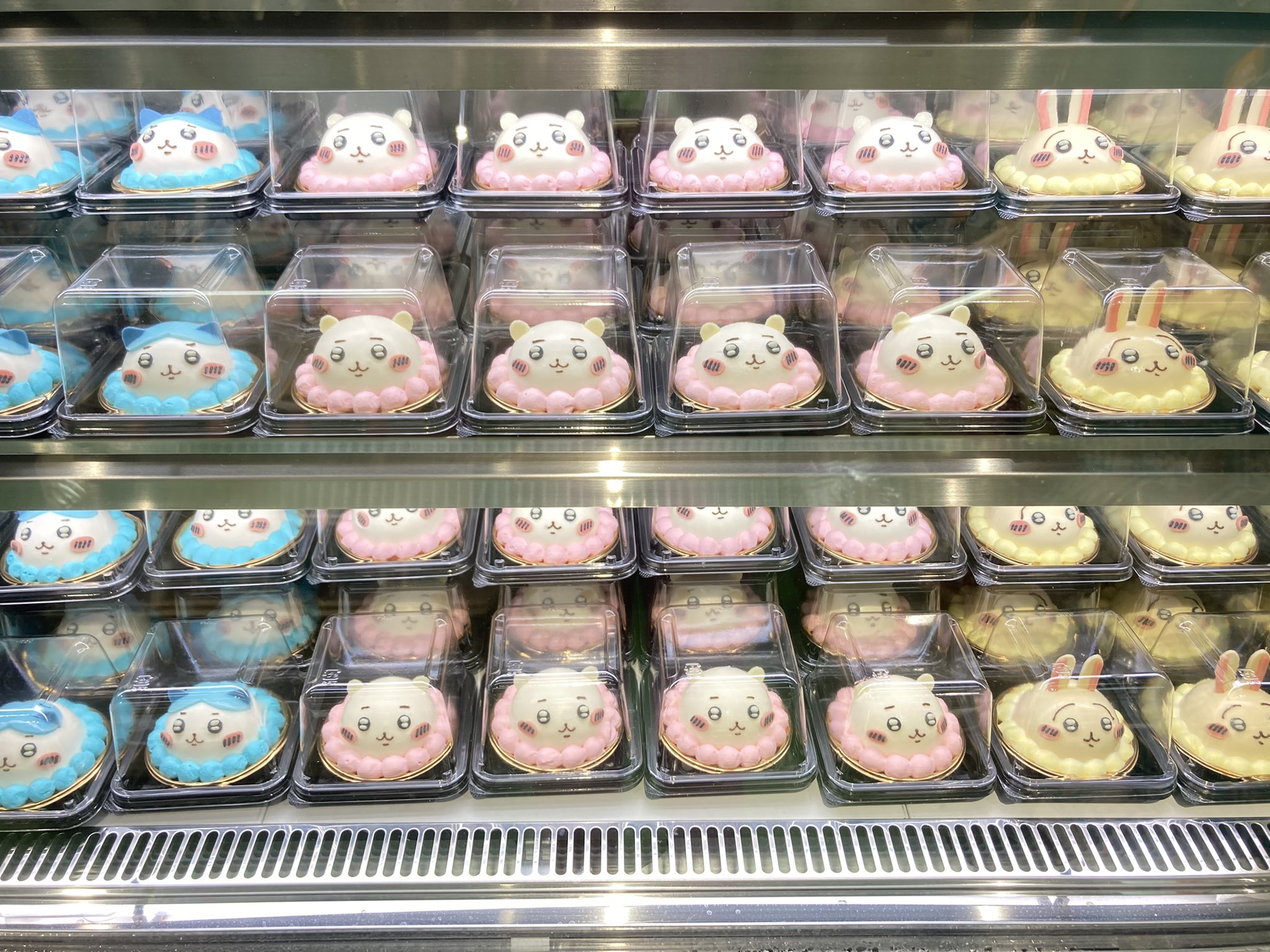 ちいかわｹｰｷの超簡単手作りﾚｼﾋﾟ・ﾊﾁﾜﾚやうさぎの立体ﾌﾟﾘﾝ乗せ誕生日ｹｰｷ - 100均✖Sweetsレシピ‼