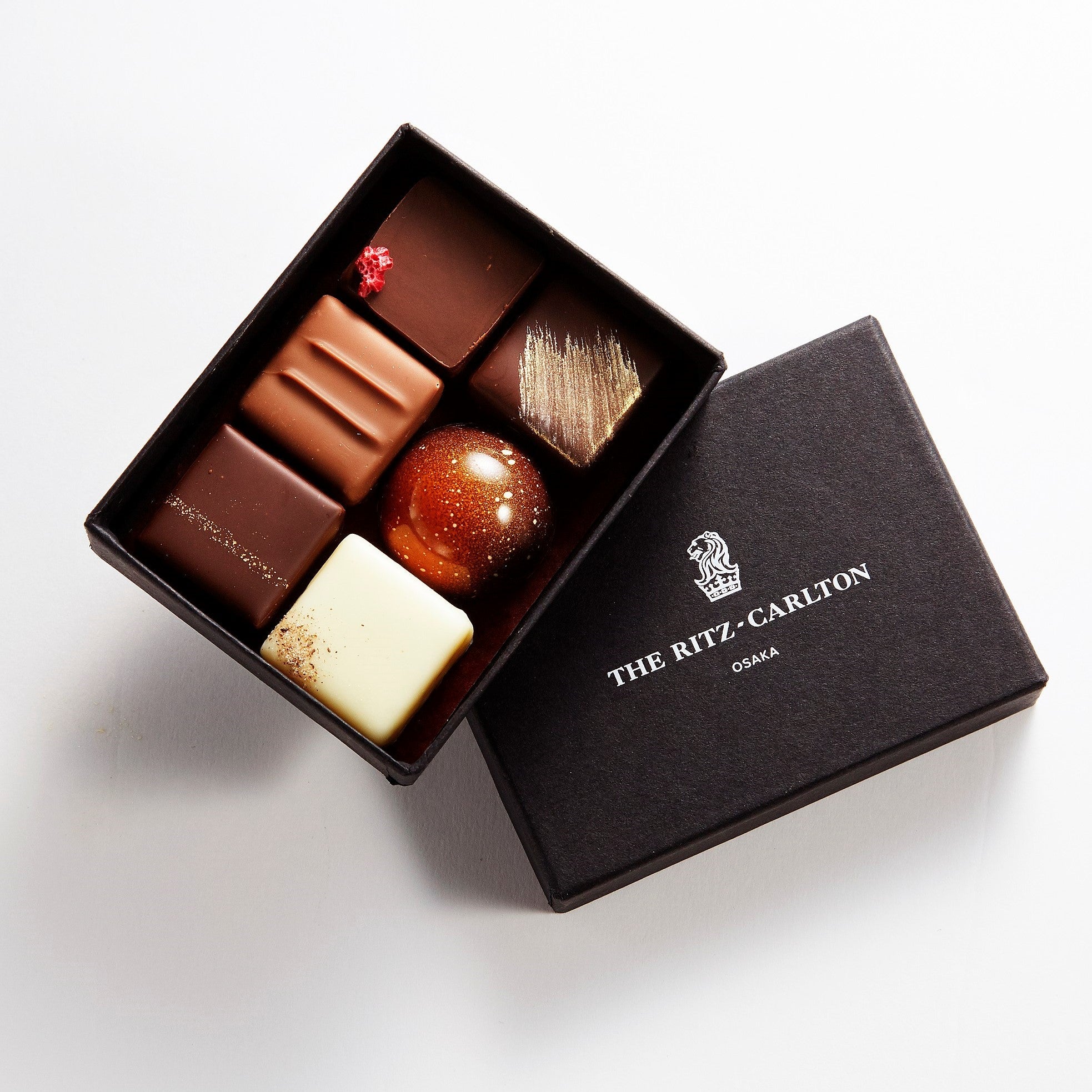 ザ・リッツ・カールトン東京 多彩な素材とチョコレートを合わせたバレンタイン商品