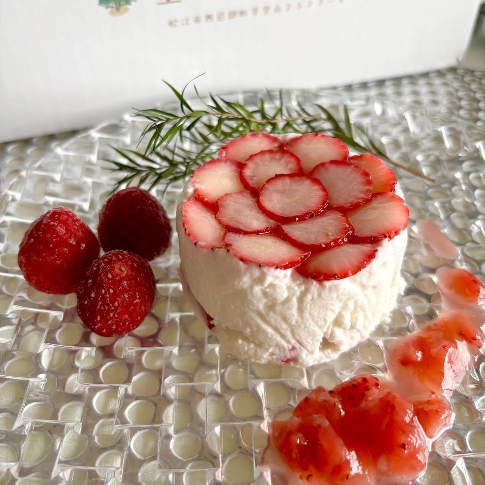 ストロベリーチーズケーキアイス🐮🍓株式会社ヨシダコーポレーションチーズの専門サイト