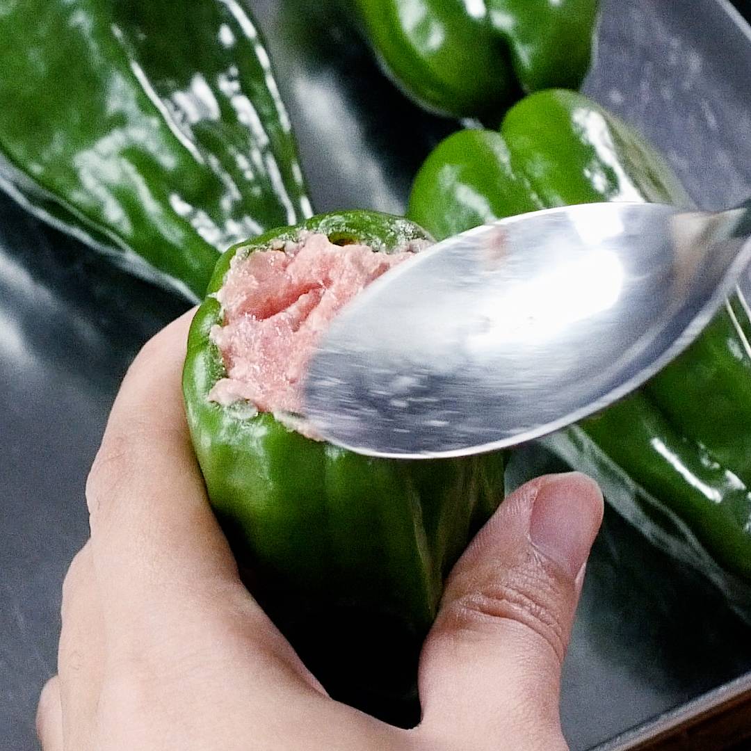 ピーマンの肉詰め焼き - パン粉はフライスター愛されて選ばれてNO.1パン粉メーカ