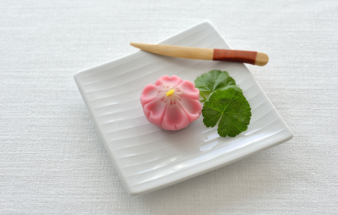 和菓子職人・三納寛之氏と一緒に練り切り制作体験、昼食付き宿泊イベント「一菓一会 ‐IKKA ICHIE‐」をポルトムインターナショナル北海道で開催！株式会社碧雲堂ホテル＆リゾートのプレスリリース