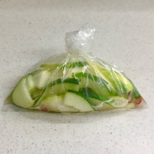 ★白だしで簡単！瓜の浅漬け★