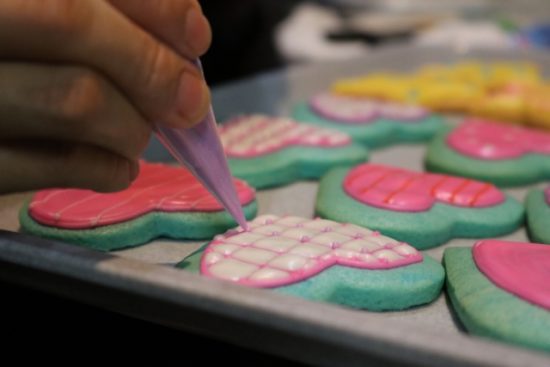 アイシングとは？基本の作り方からクッキーの人気レシピ・保存期間までHANKYU FOODおいしい読み物フード 食品・スイーツ 阪急百貨店公式通販 HANKYU FOOD