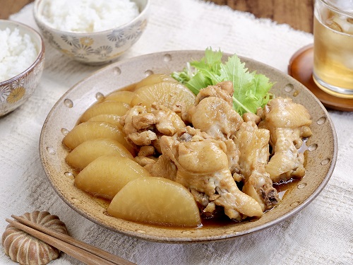 手羽元の塩フライドチキン , 手羽元 500g, 塩 小さじ1 3, 味の素 4振り, 黒胡椒 適量, オレガノ 4振り,ガーリックパウダー 4振り, 片栗粉 20g, 薄力粉 20g, マヨネーズ 8g, 塩 2つまみ, 醤油 小さじ1,味の素 2振り, ガーリックパウダー 3振り, オレガノ 3振り, 炭酸水 大さじ2,