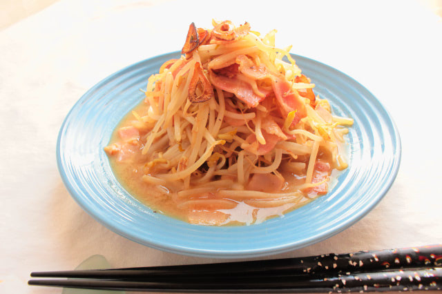 もやしのナムルを“洋風”にアレンジしてみた！ 鍋の中で完成する洗い物の少ないレシピに「早速作ってみたら美味しかったです！」の声Infoseekニュース