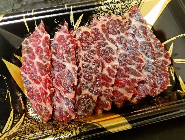 鯨 尾の身 おのみ100gブロック イワシ鯨 – 神戸鯨