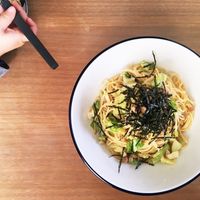 「めんつゆで簡単！ ウインナーとにんにくの和風パスタ」