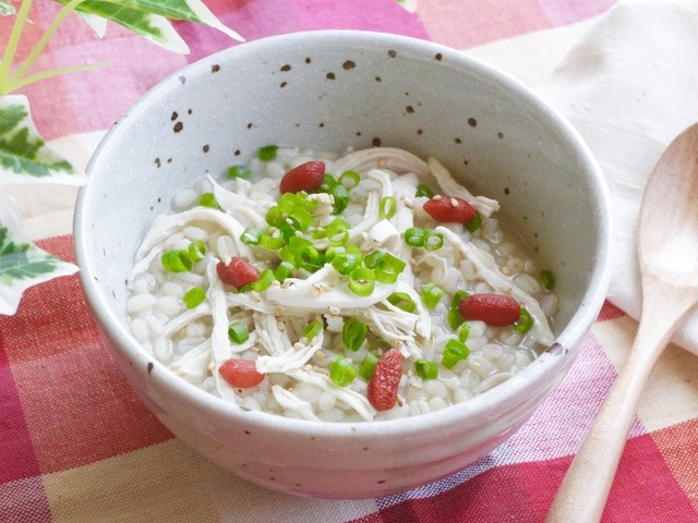 朝食や夕食にも！雑炊に合う付け合わせレシピ・おすすめ献立案 - LOCARI ロカリ