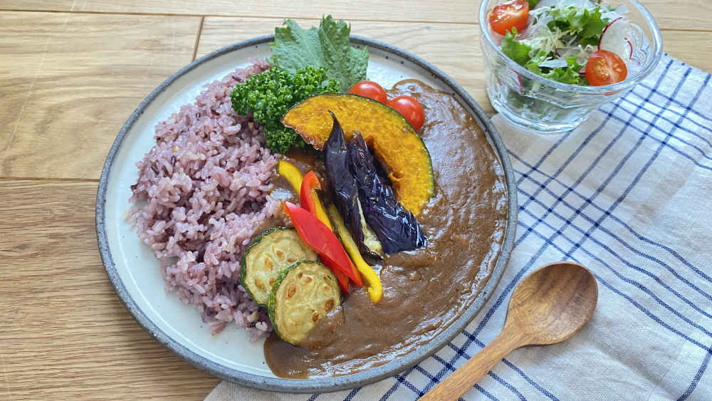 人気の夏野菜カレー 夏を乗り切る！素揚げなしで簡単レシピ19選の人気レシピ・作り方デリッシュキッチン