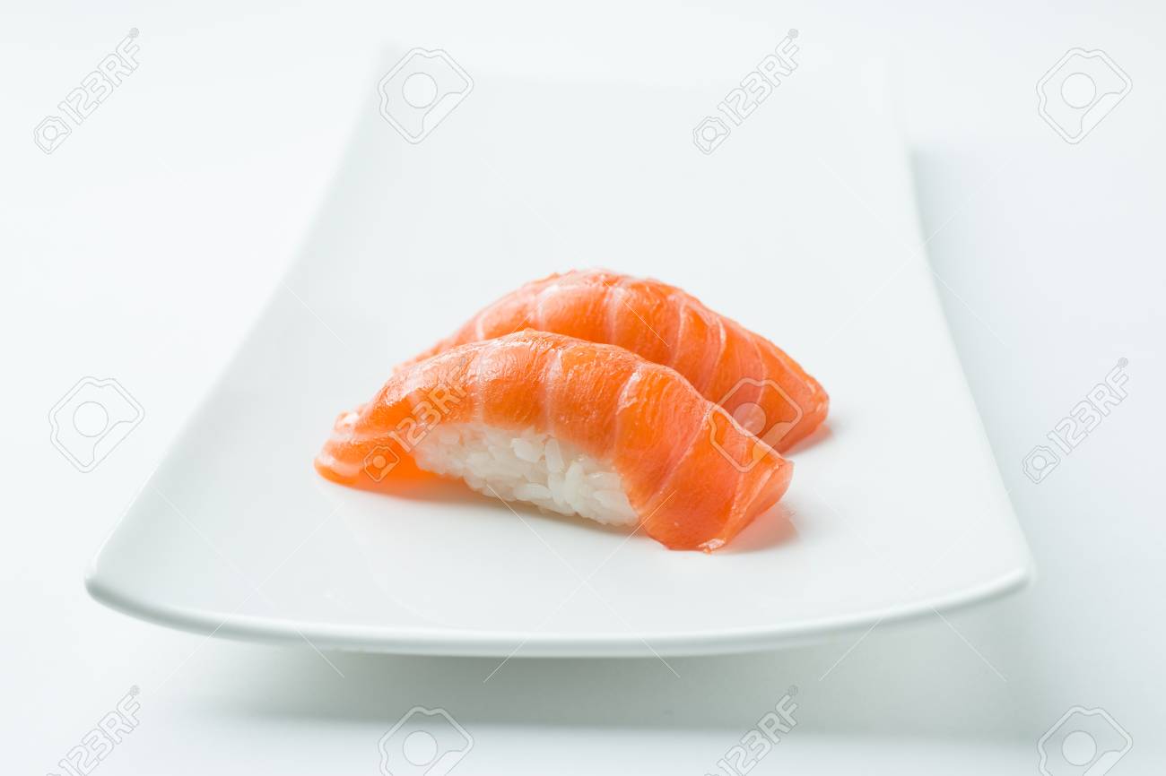 サーモンにぎりと小鍋の晩ごはん - Tomyのごはん