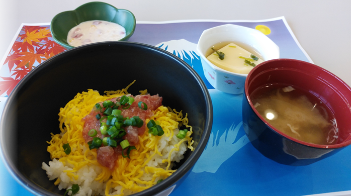 ねぎとろユッケ丼