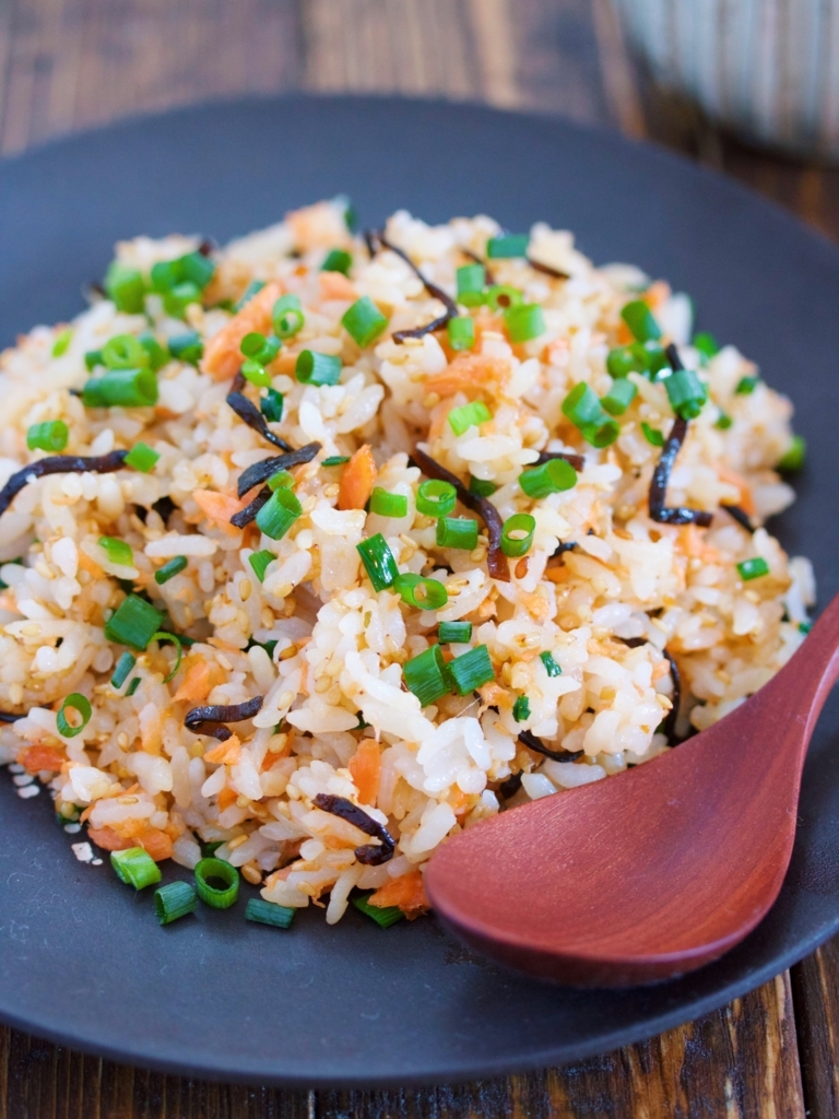 焼き鮭のほぐし身チャーハン