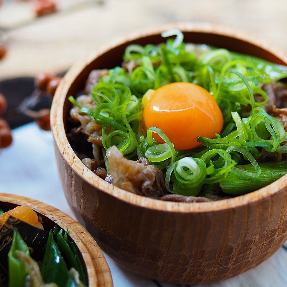牛丼の玉ねぎの代用野菜は？ネギやキャベツ、白菜がおすすめ？ - Fily
