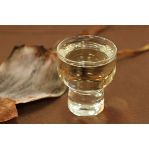 日本酒 画像 - Freepikで無料ダウンロード