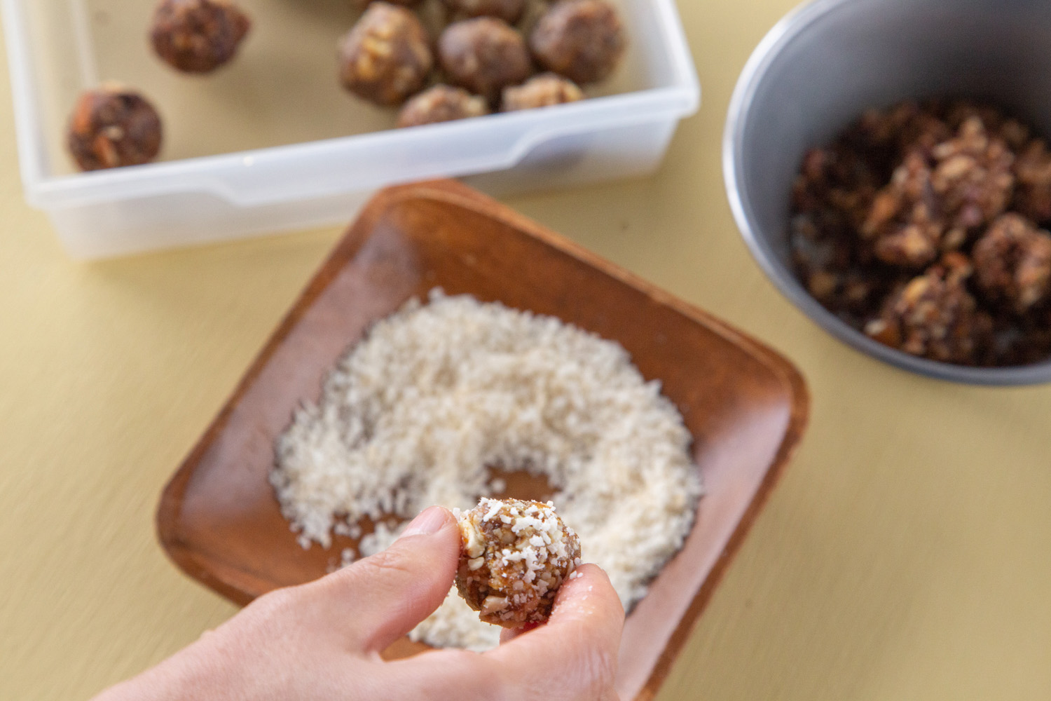 エナジーボールは健康に良いだけじゃない！砂糖不使用でも甘くておいしいスイーツの魅力を大特集 – 砂糖不使用ドライフルーツ専門店 - カジュベース