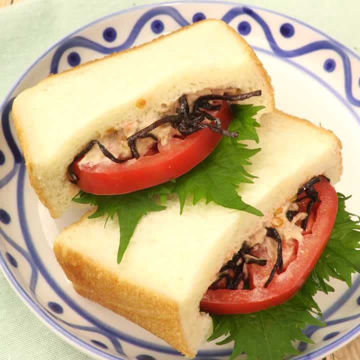 オクトパスパニッシュオムレツサンド