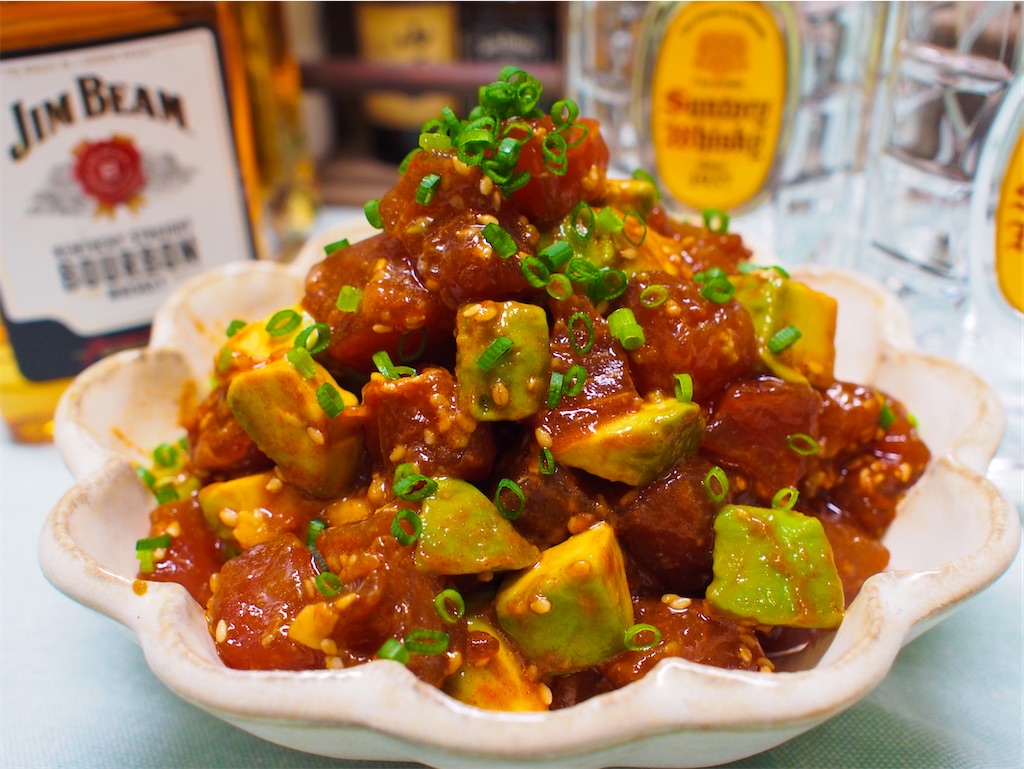 マグロとサーモンのアボカドユッケ丼 : スパメッツァ 仙台 竜泉寺の湯 仙台市 のサウナ飯 - サウナイキタイ