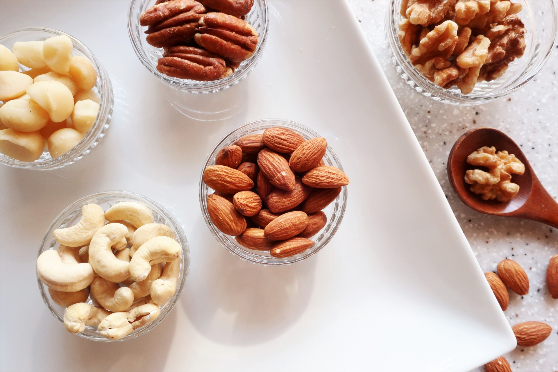 ヘーゼルナッツ」と「マカデミアナッツ」の違いは？実は生産地が大きく異なるのです！！ガジェット通信 GetNews