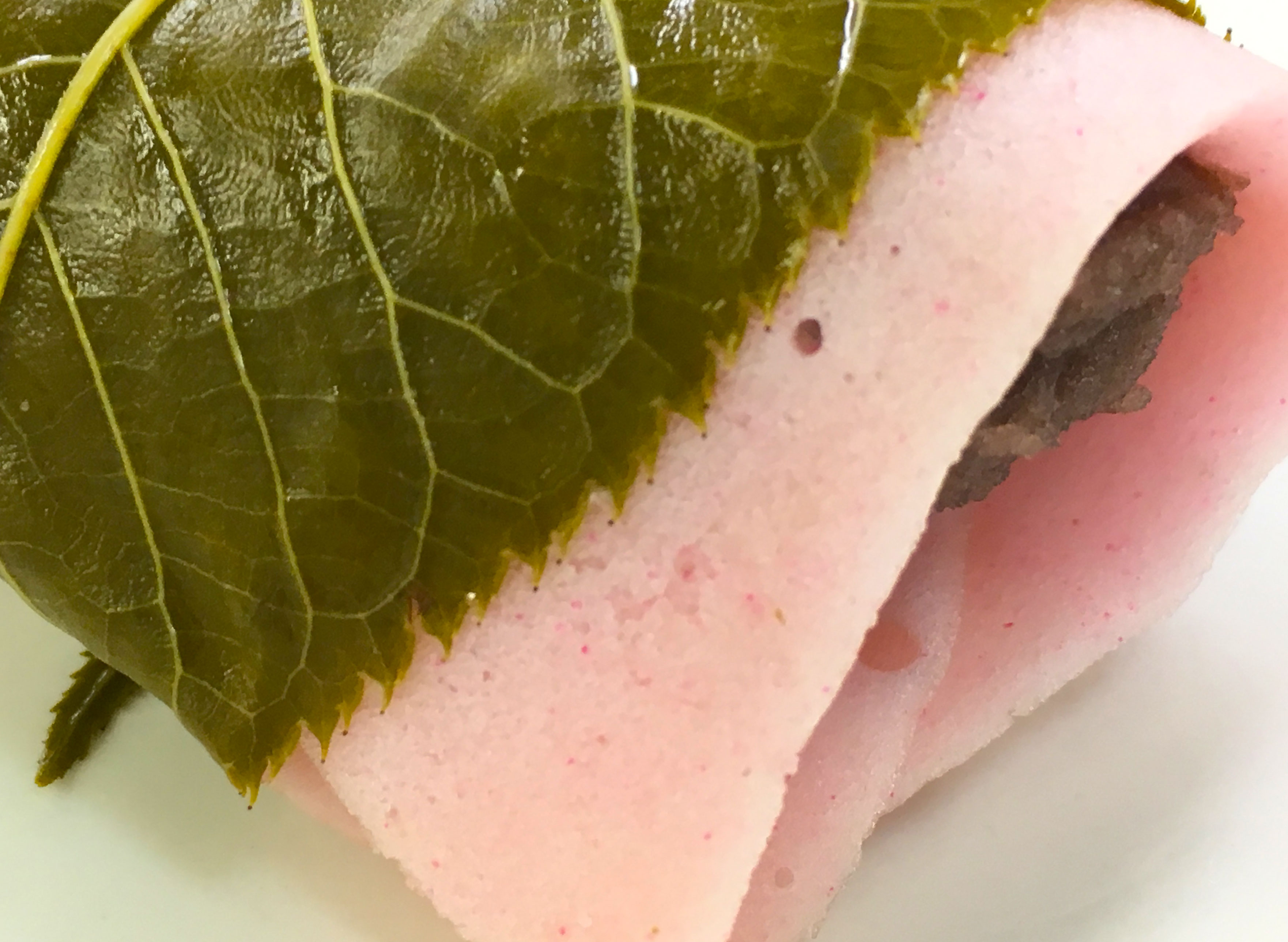 関東と関西で異なる桜餅。葉は食べられる？ decocookie- エキスパート - Yahoo!ニュース