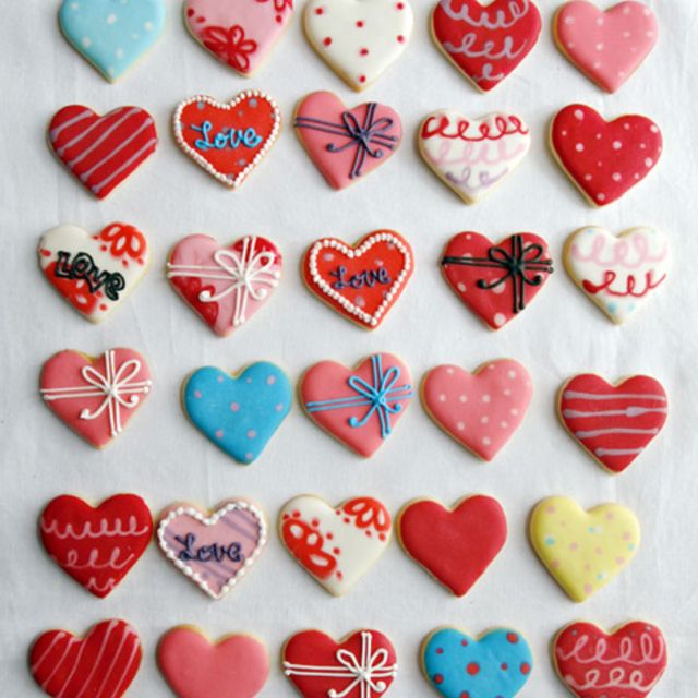 かわいいハート型のメッセージ＆バラ模様のアイシングクッキー2枚1セットsweets box Salut