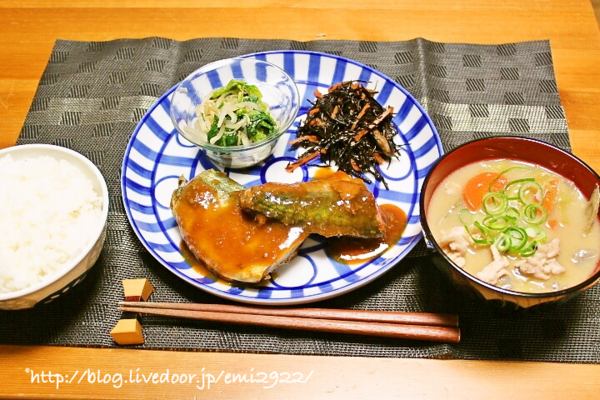 献立 鯖味噌定食と、消え去れ鯖味噌定食の晩ご飯。～どうせなら！肉を！釣って！来い！！！～ : るぅのおいしいうちごはん Powered byライブドアブログ