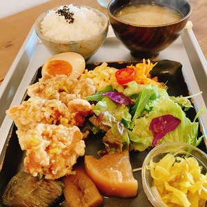 Cafe-SWITCH上通りにあるキュートなラテアートにおもわずほっこりなおしゃれカフェ♪Kumarism くまりずむ