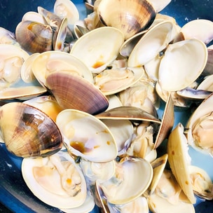 砂抜き”を絶対失敗しない！アサリ・ハマグリの下処理の正解と滋味たっぷりレシピ@Living アットリビング